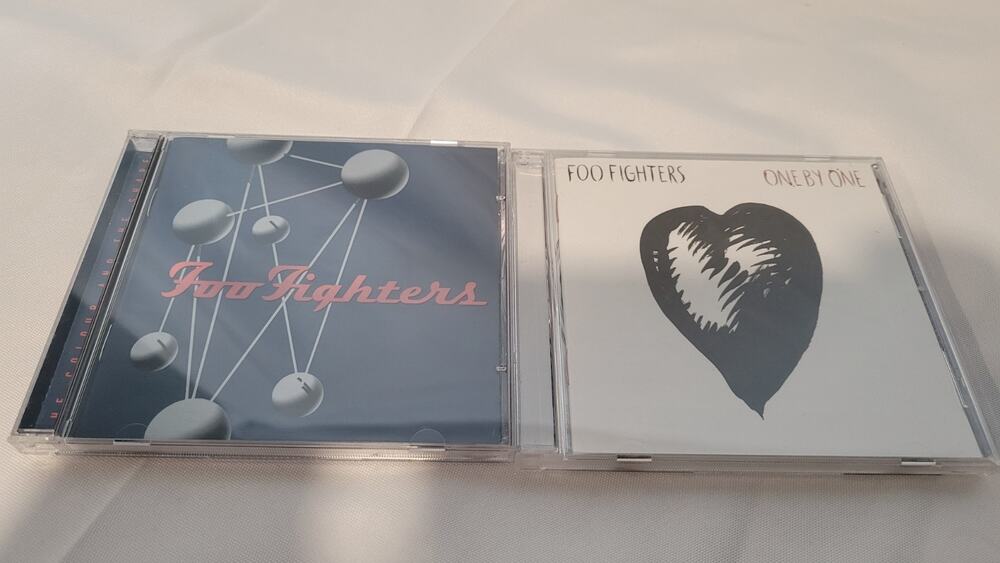 Foo Fighters CD Lot of 2 The Colour and the Shape One by One Dave Grohl Rock